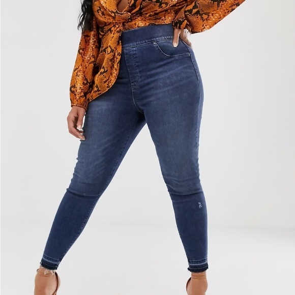 Spanx Distressed Denim Legging Jeans Medium Blue Wash Raw Hem Plus Size 2X NEW - Picture 1 of 14